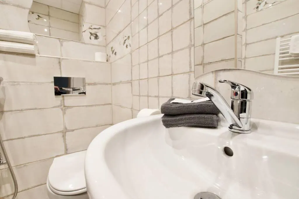 Standard Apartment By Hi5- Rose Street'S Home Budapest